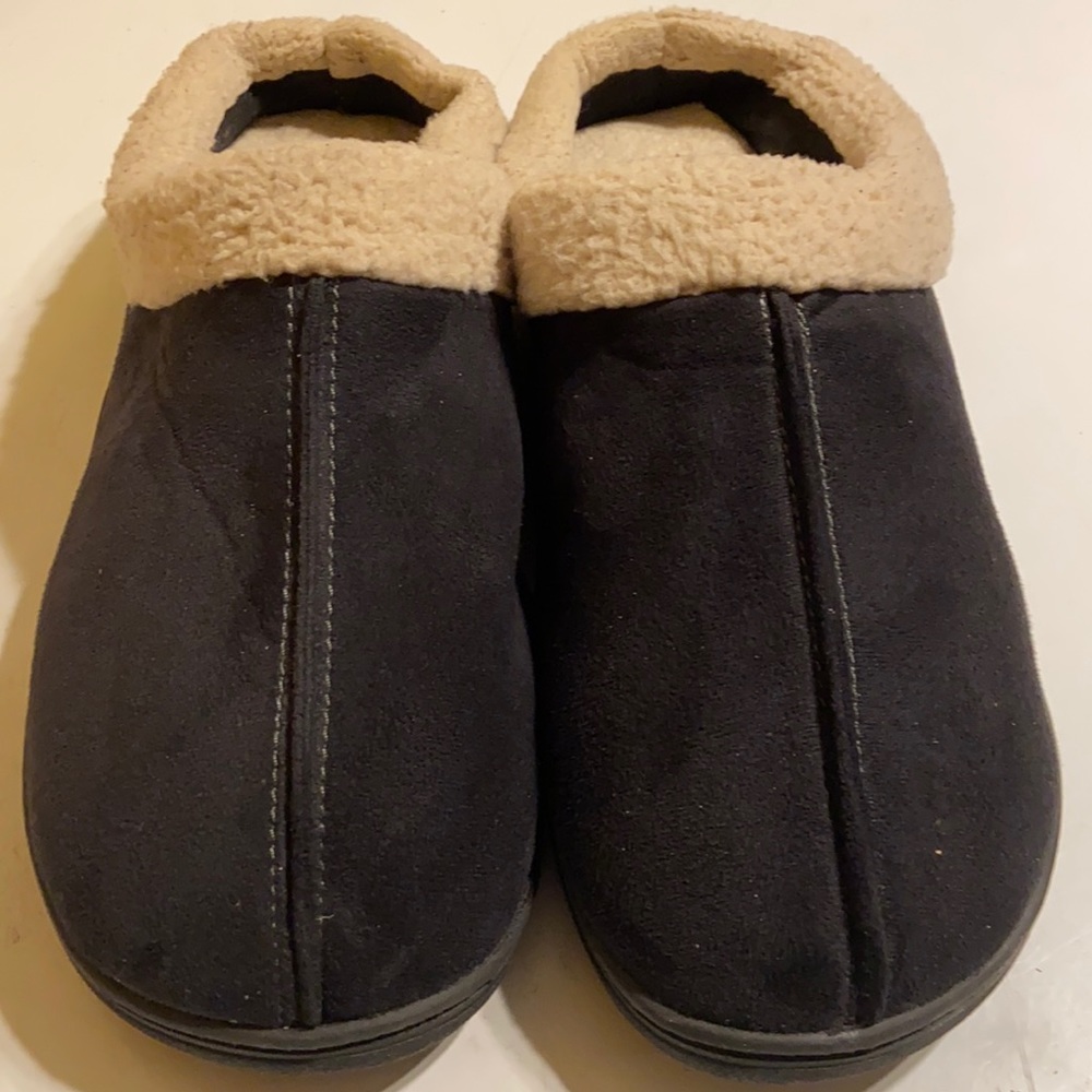 Like New! Memory Foam Slippers